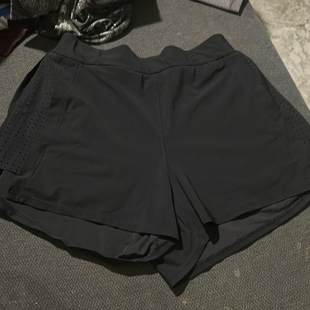 Lululemon size 4 black shorts